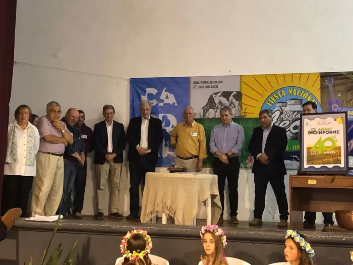 Inauguracion fiesta la leche en Cardal ´´