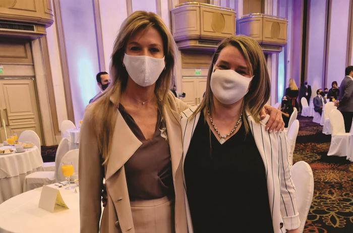 Intendente Brugman en desayuno de ADM con Primera Dama Lorena Ponce De Leon