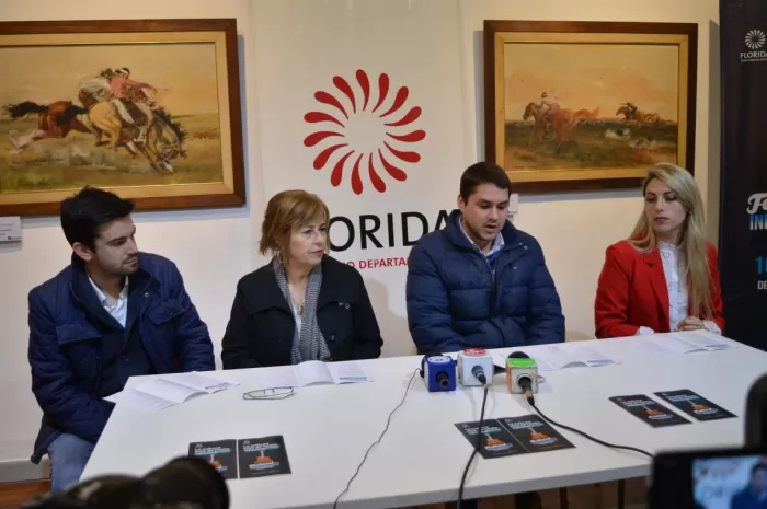 Conferencia de prensa del director general de Cultura Juan Martín Trezza acompañado por autoridades