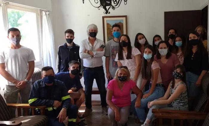 Oliva con estudiantes del hogar 3