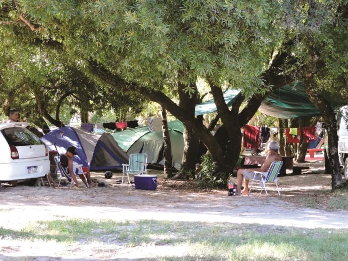 Visitantes destacan oferta del Camping Parque Robaina