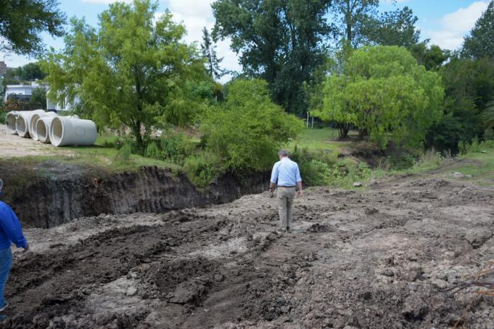 Intendente Lopez recorriendo los trabajos