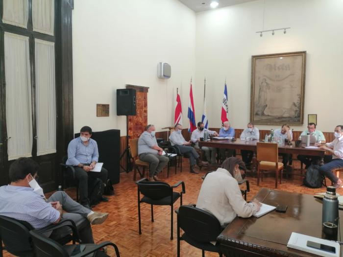 Directores reunidos en el Salon de Honor