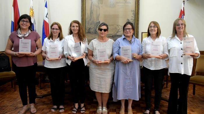 Reconocimiento a mujeres de la Intendencia