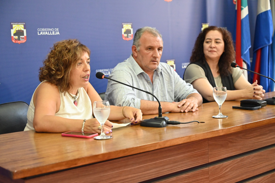 La Intendencia de Lavalleja presentó la Red Departamental de Género, con referentes de municipios