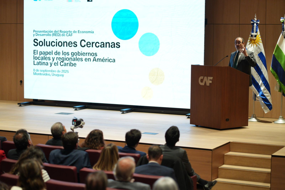 Intendente Ximénez expuso en evento del Banco de Desarrollo de América Latina y el Caribe Intendente Ximénez expuso en evento del Banco de Desarrollo de América Latina y el Caribe
