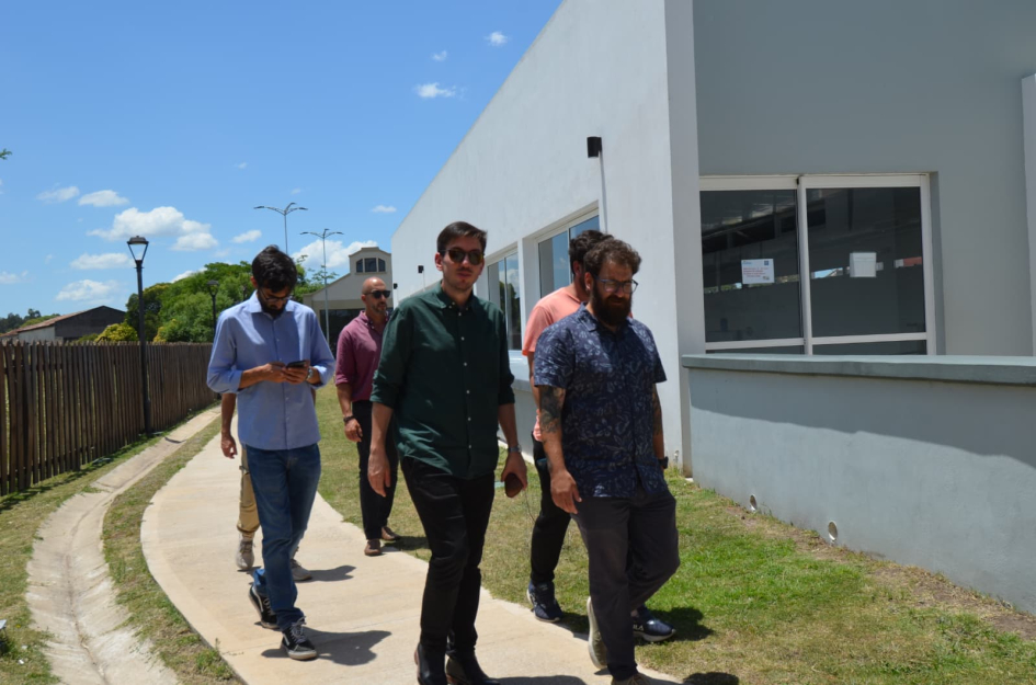 Intendente Ximénez, directores de la intendencia y presidente de AFE visitaron la Estación de AFE