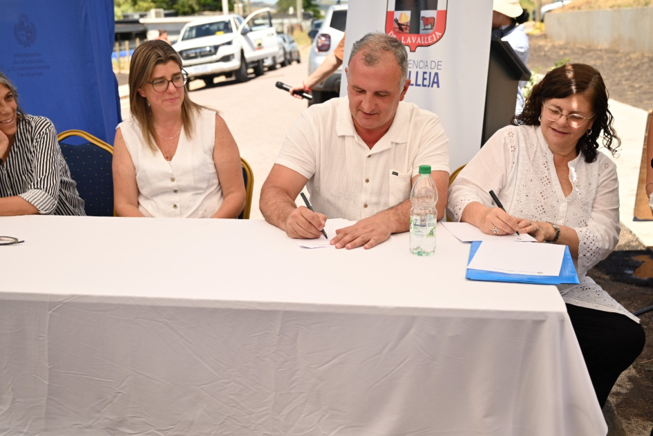 Se entregaron 16 viviendas en el marco del realojo de Paul Harris y Arrospide, entre IDL y el MVOT