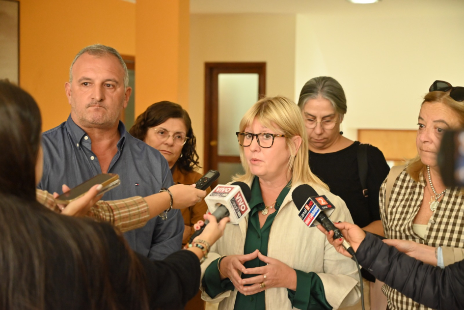Equipo de la intendencia recibió a la ministra de Salud Pública, Cristina Lustemberg