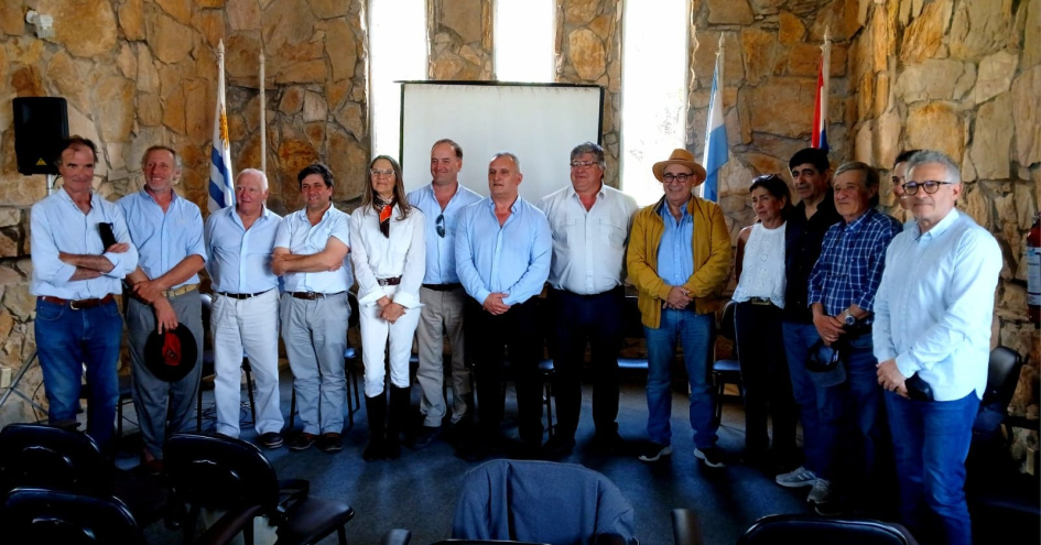 Reunión con la comisión directiva de la Sociedad Agropecuaria de Lavalleja Reunión con la comisión directiva de la Sociedad Agropecuaria de Lavalleja