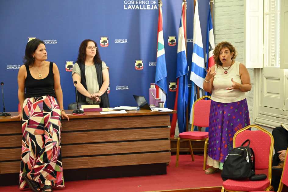 La Intendencia de Lavalleja presentó la Red Departamental de Género, con referentes de municipios