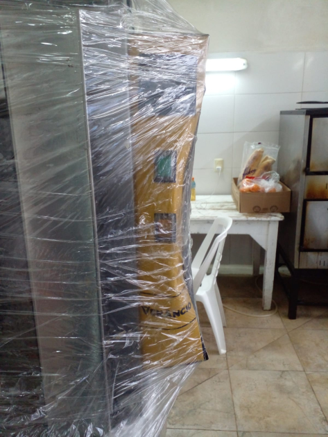 Horno industrial en condiciones inutilizables desde 2023
