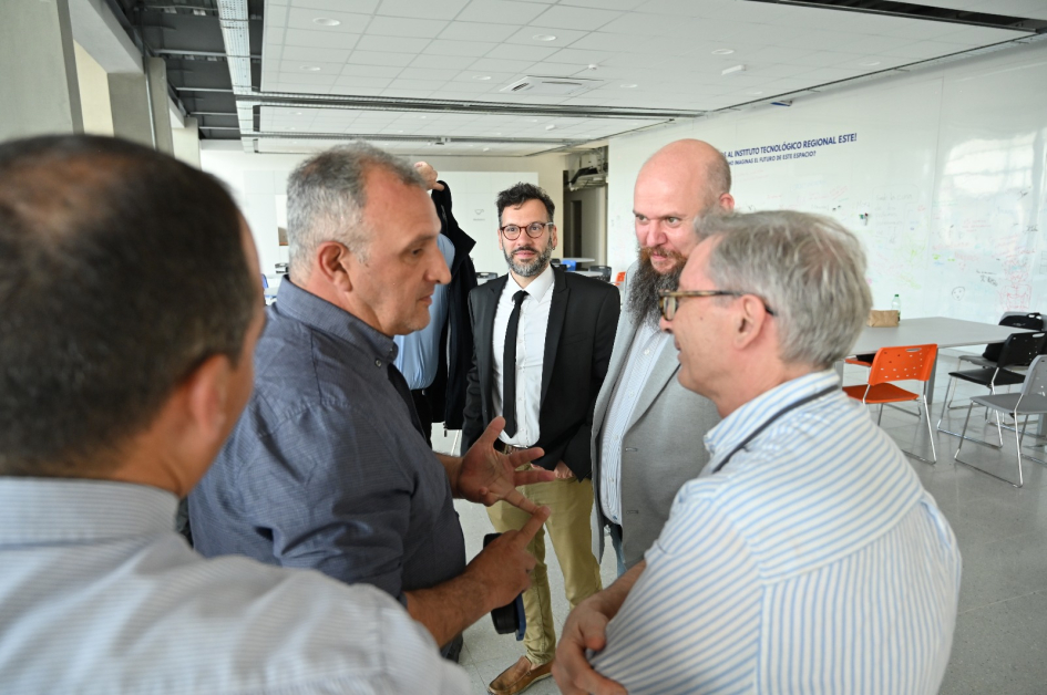 Intendente Ximénez recibió a Fernando de Pablo, director general de la Oficina Digital de Madrid