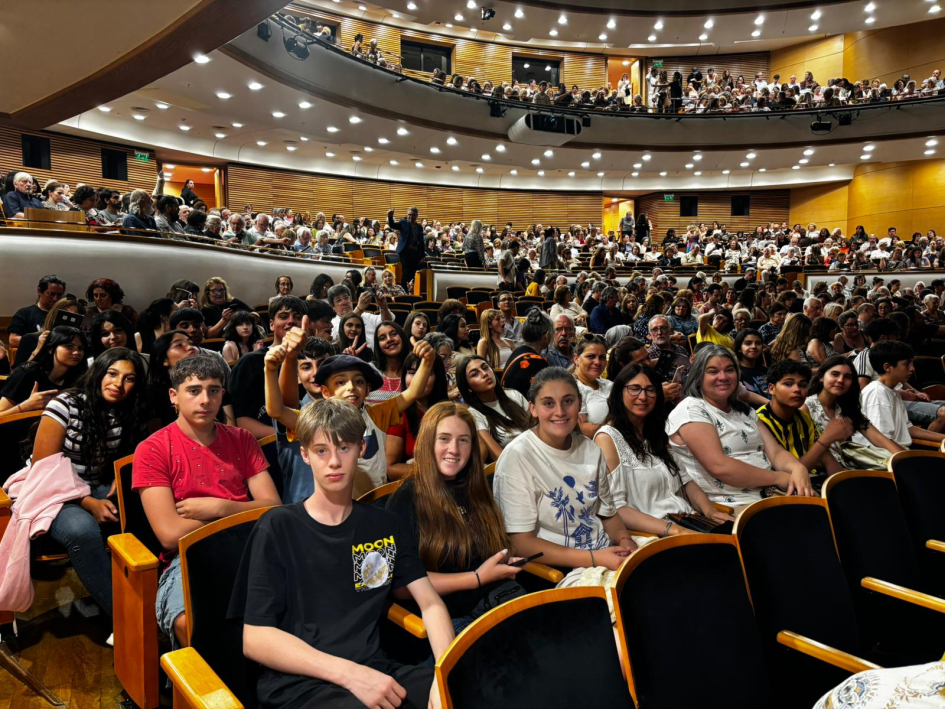 Adolescentes de Colón, Pirarajá y Mariscala accedieron a la obra Carmina Burana en el SODRE
