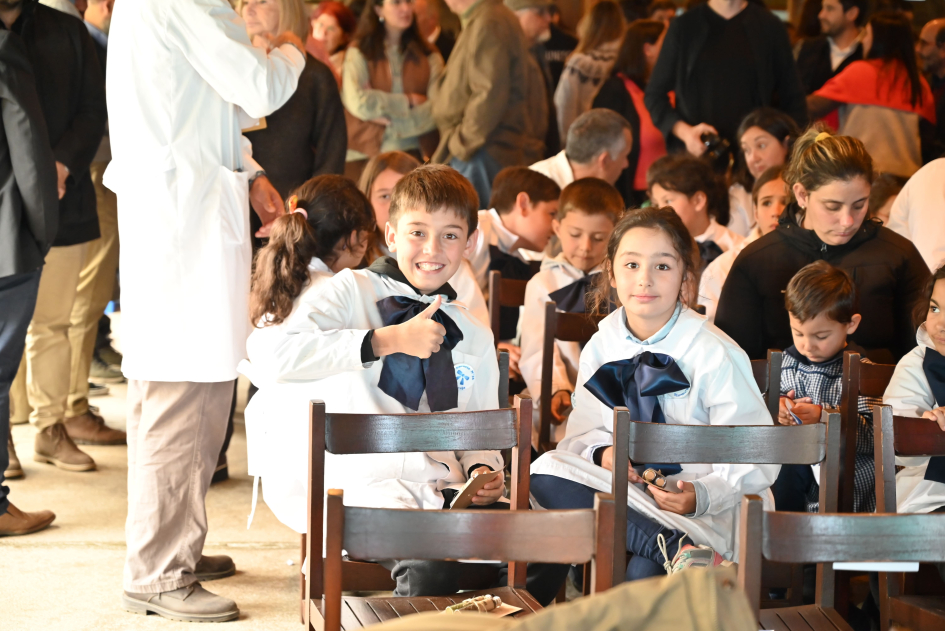 Niños y niñas de escuelas involucradas en el Geoparque participaron de la ceremonia