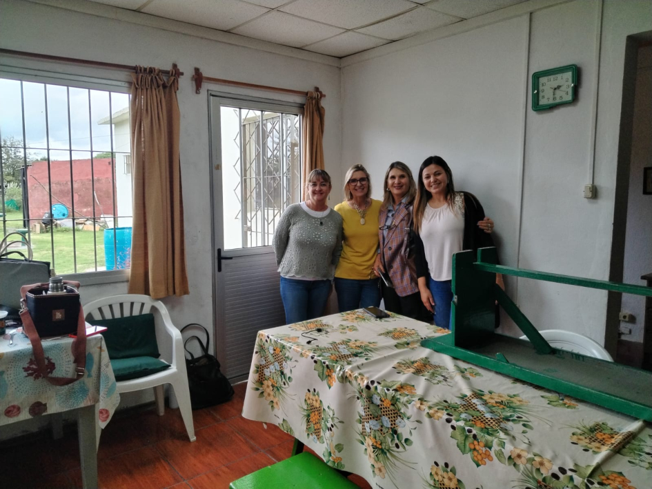 Nuevos colchones para los 25 adolescentes del hogar estudiantil de Mariscala