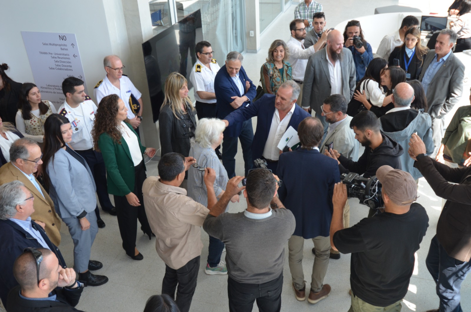 Recorrida de autoridades por el nuevo edificio del ITR Este de UTEC