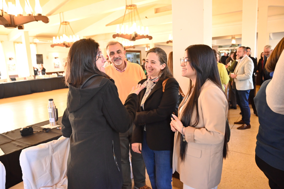 La directora de Turismo Viviana Pritsch encabezó la organización de la sesión La directora de Turismo Viviana Pritsch encabezó la organización de la sesión