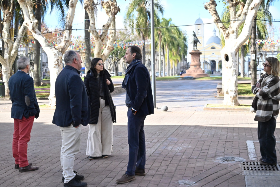 Recorrida por proyectos y espacios estratégicos del departamento. Recorrida por proyectos y espacios estratégicos del departamento.