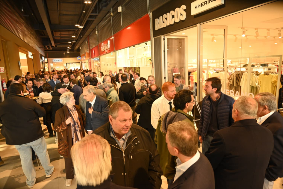 Inauguraron la ampliación de Minas Shopping, que generará 90 nuevas fuentes de trabajo Inauguraron la ampliación de Minas Shopping, que generará 90 nuevas fuentes de trabajo