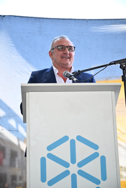 Intendente Ximénez durante su oratoria en la inauguración