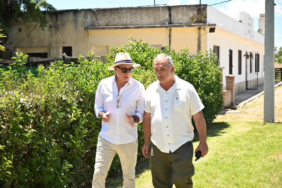 Ministro del Interior Carlos Negro y el intendente de Lavalleja, Daniel Ximénez, en Unidad Campanero Ministro del Interior Carlos Negro y el intendente de Lavalleja, Daniel Ximénez, en Unidad Campanero