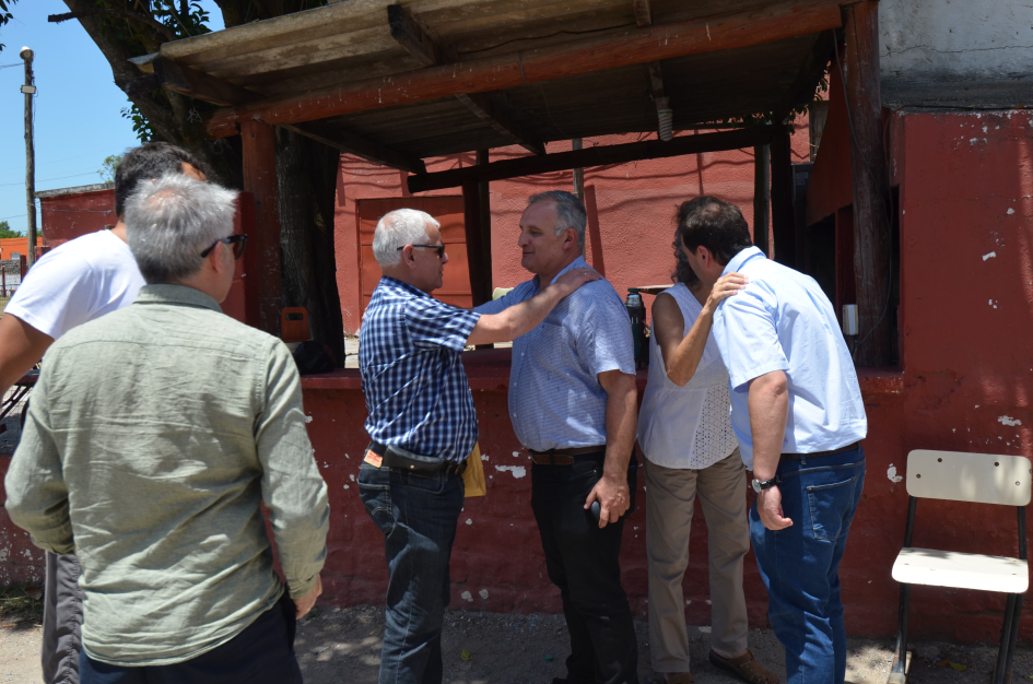 Intendente Ximénez, directores de y presidente de AFE se reunieron con comisión de Estación