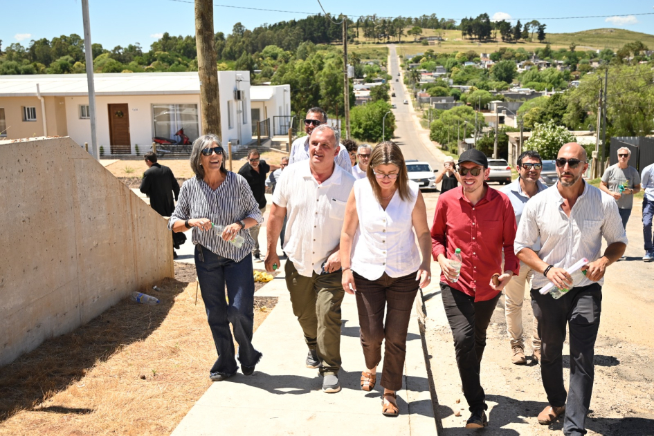 Se entregaron 16 viviendas en el marco del realojo de Paul Harris y Arrospide, entre IDL y el MVOT