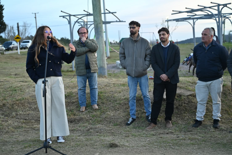 Intendencia inauguró iluminación y espacio público en el barrio San Francisco de las Sierras Intendencia inauguró iluminación y espacio público en el barrio San Francisco de las Sierras