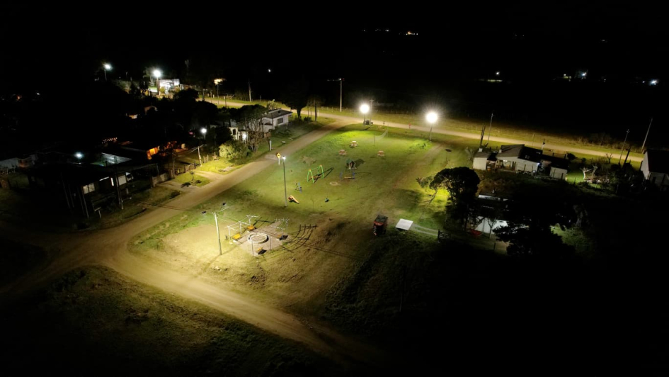 Intendencia inauguró iluminación y espacio público en el barrio San Francisco de las Sierras Intendencia inauguró iluminación y espacio público en el barrio San Francisco de las Sierras