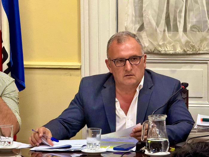 El intendente Ximénez compareciendo ante la Junta Departamental de Lavalleja