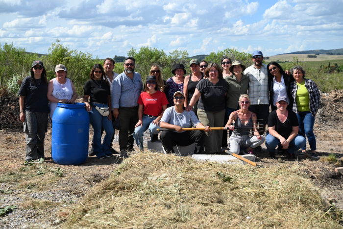 Trabajadores y referentes del interior participaron en el inicio del primer patio de compostaje