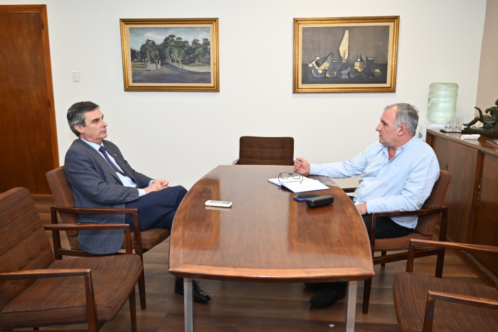 Reunión entre intendente Ximénez y Álvaro García, presidente del BROU