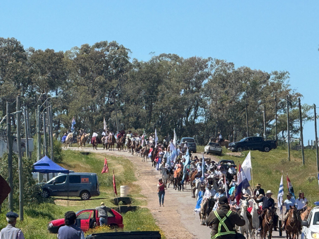 Desfile de caballería gaucha que abrió el Día de Zapicán Desfile de caballería gaucha que abrió el Día de Zapicán