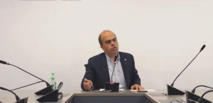 Dr. Carlos Charme