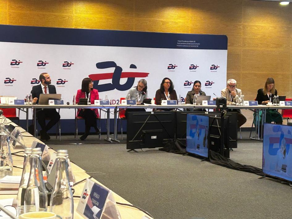 Mesa de representantes de distintos países en reunión anual de Copolad III Mesa de representantes de distintos países en reunión anual de Copolad III