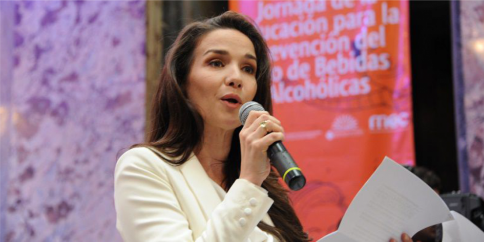 Natalia Oreiro lee la proclama