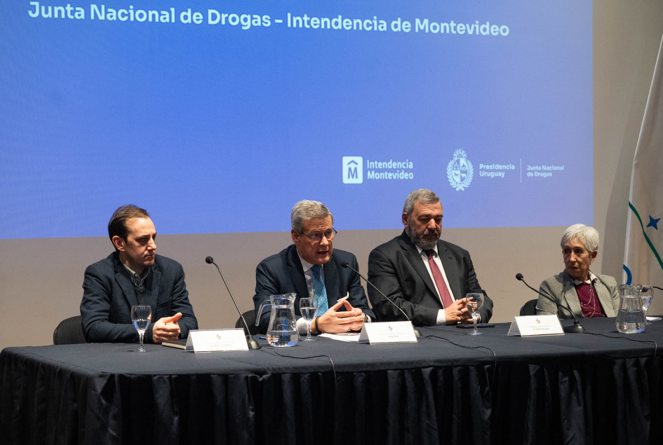 Mesa de autoridades 2 Mesa de autoridades 2