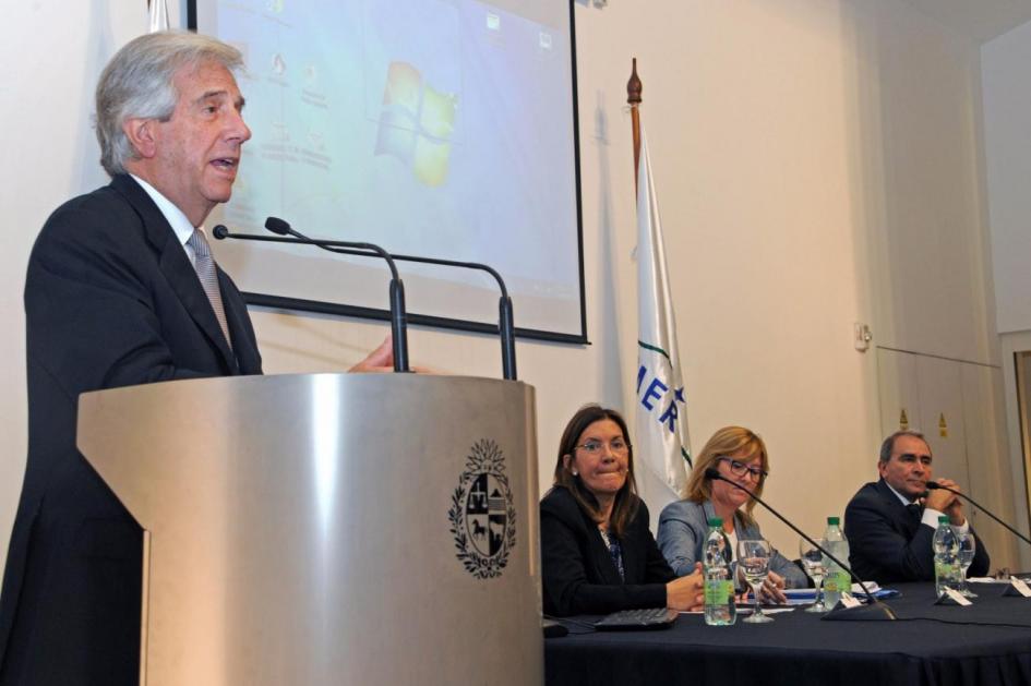 Tabaré Vazquez en apertura del evento