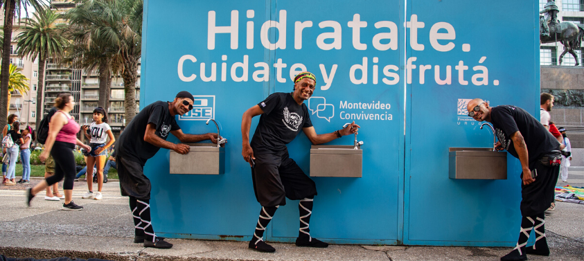 Isla de hidratación en Plaza Independencia Isla hidratación