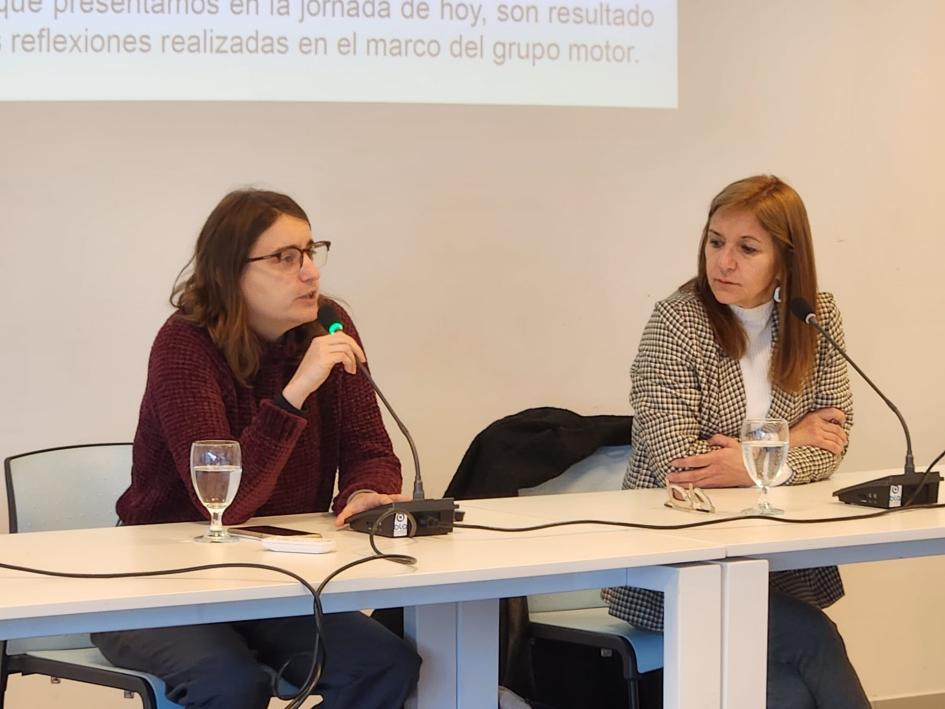 Plan Nacional para el abordaje del uso problemático de drogas en personas privadas de libertad Foto de las expositoras Ana Juanche y Clara Musto