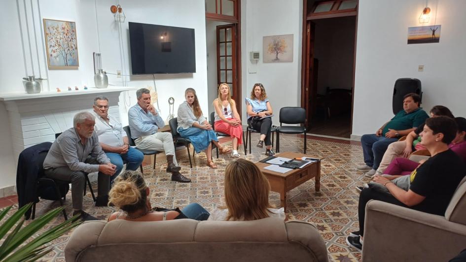 Autoridades y técnicos de la Secretaría Nacional de Drogas y la Intendencia de Durazno Autoridades y técnicos de la Secretaría Nacional de Drogas y la Intendencia de Durazno