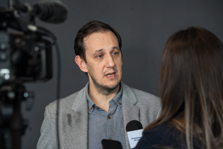 Dr. Aldo Tomassini Dr. Aldo Tomassini