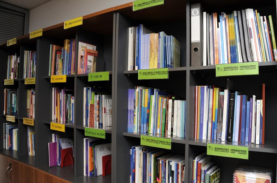 Biblioteca con libros Biblioteca con libros