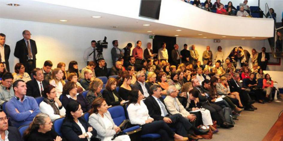 Conferencia: Políticas de drogas y bienestar público. Políticas de alcohol y regulación de mercado Conferencia: Políticas de drogas y bienestar público. Políticas de alcohol y regulación de mercado