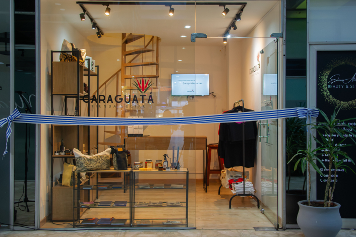 Vidriera local Caraguatá