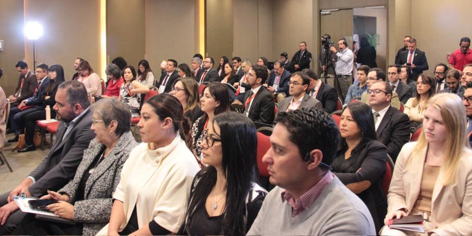 Participantes en Conferencia Regional de Transparencia y anticorrupción en contratos públicos