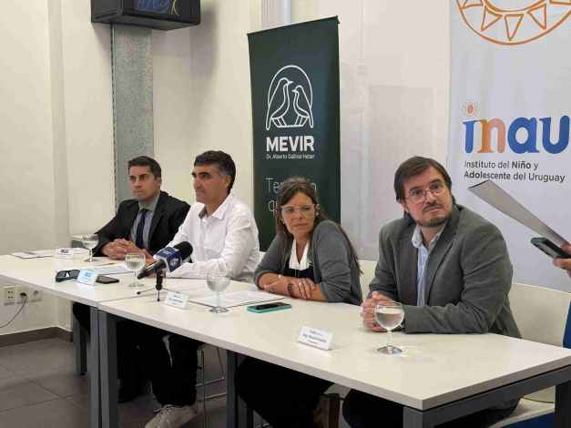 Presidente de MEVIR y Presidenta del INAU