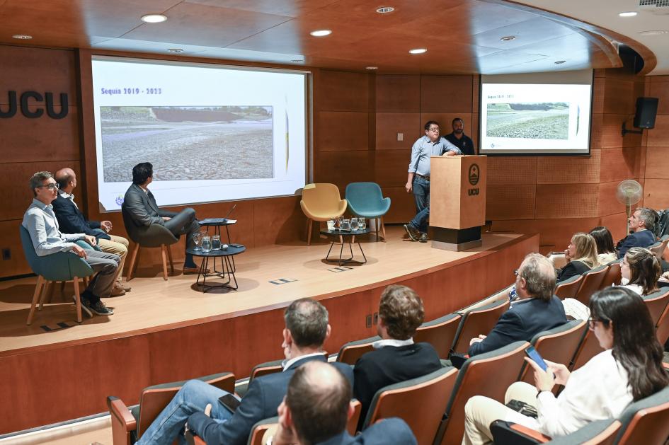 José Valles en su charla sobre las herramientas para la gestión hídrica en las cuencas hidrográficas