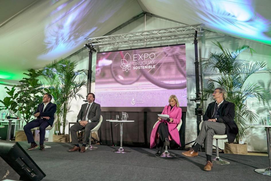 Expo Uruguay Sostenible - Panel: Desafíos para la sostenibilidad en la región Expo Uruguay Sostenible - Panel: Desafíos para la sostenibilidad en la región